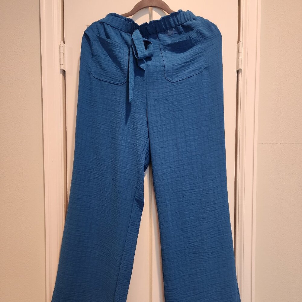 Patch Pocket Fluid Summer Pants (NWOT) Size L